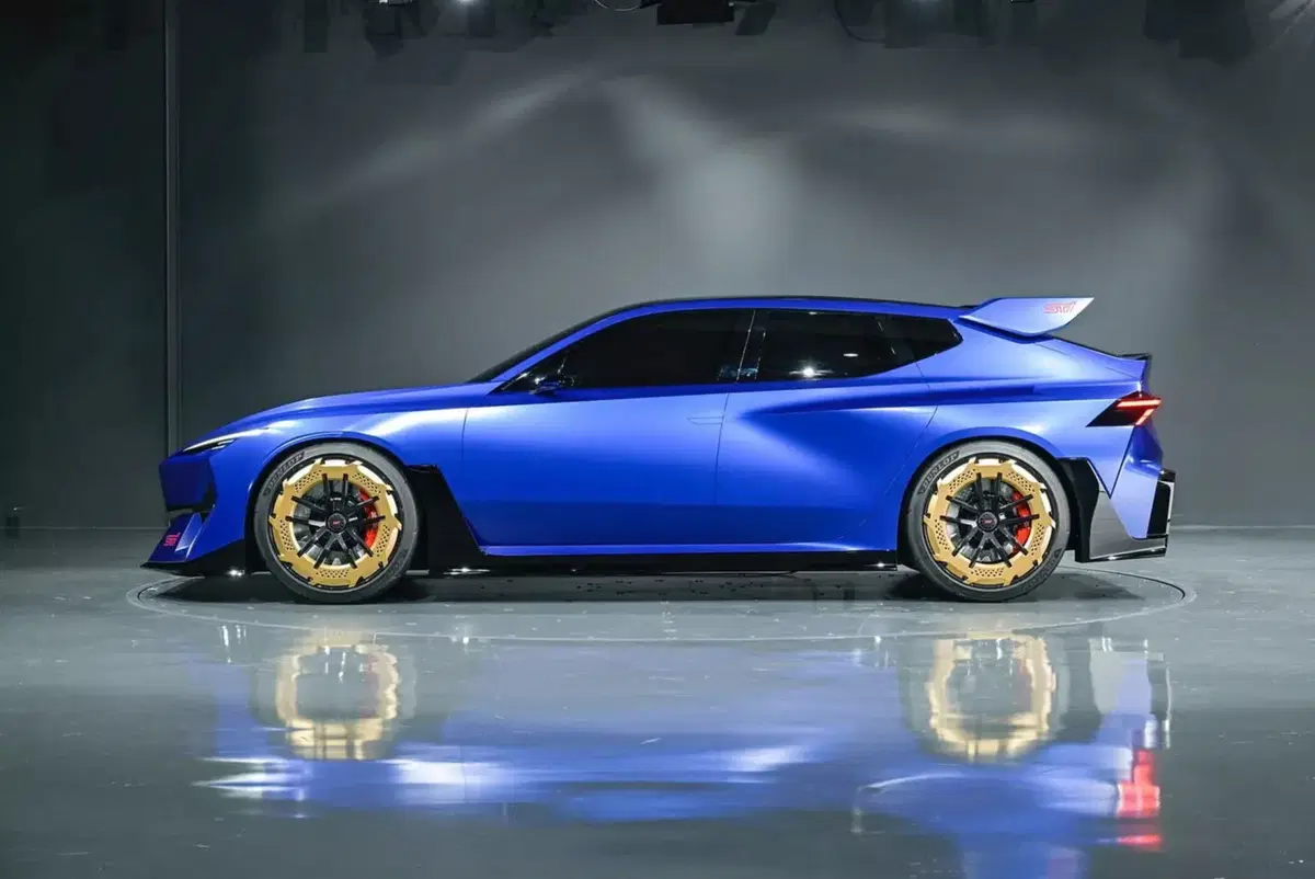 Due STI, ma la scelta spetta a te: Subaru lancia la sfida ai fan (3)
