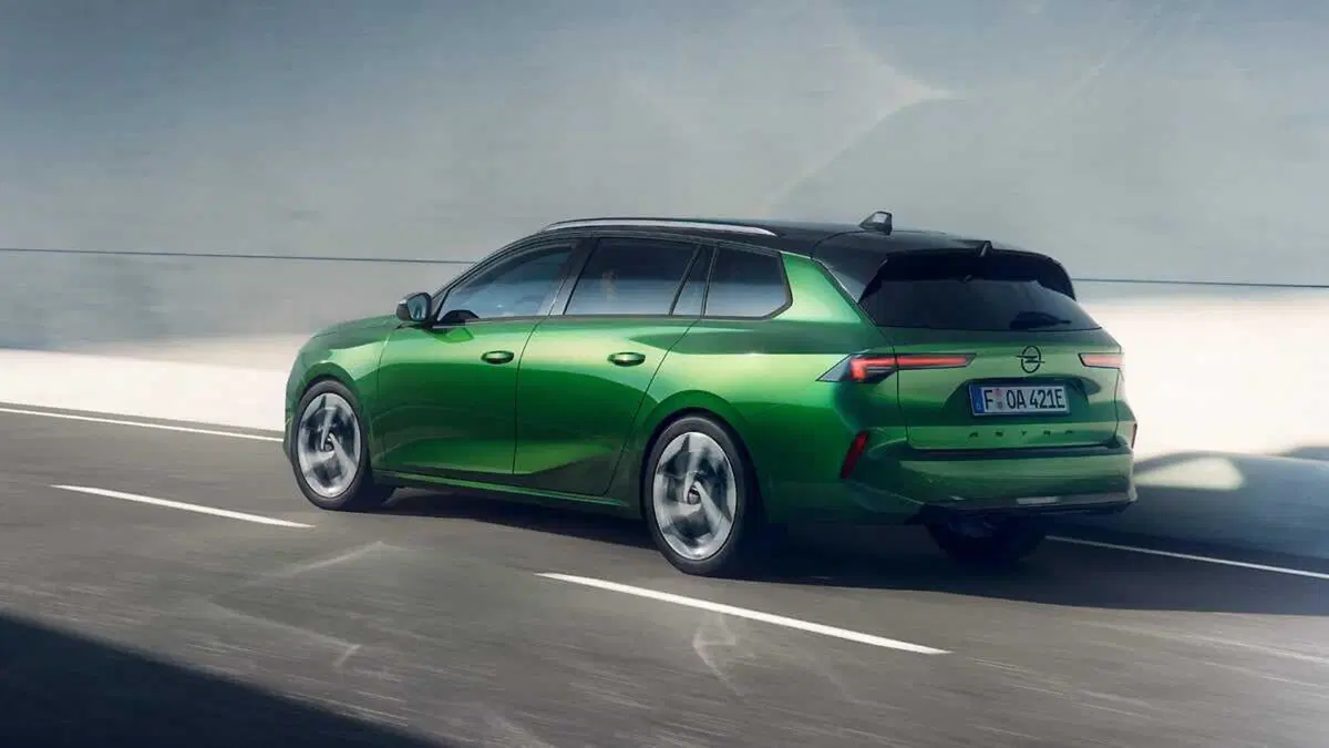 Nuova Opel Astra 2026: debutto mondiale a Bruxelles con 454 km di autonomia elettrica (10)