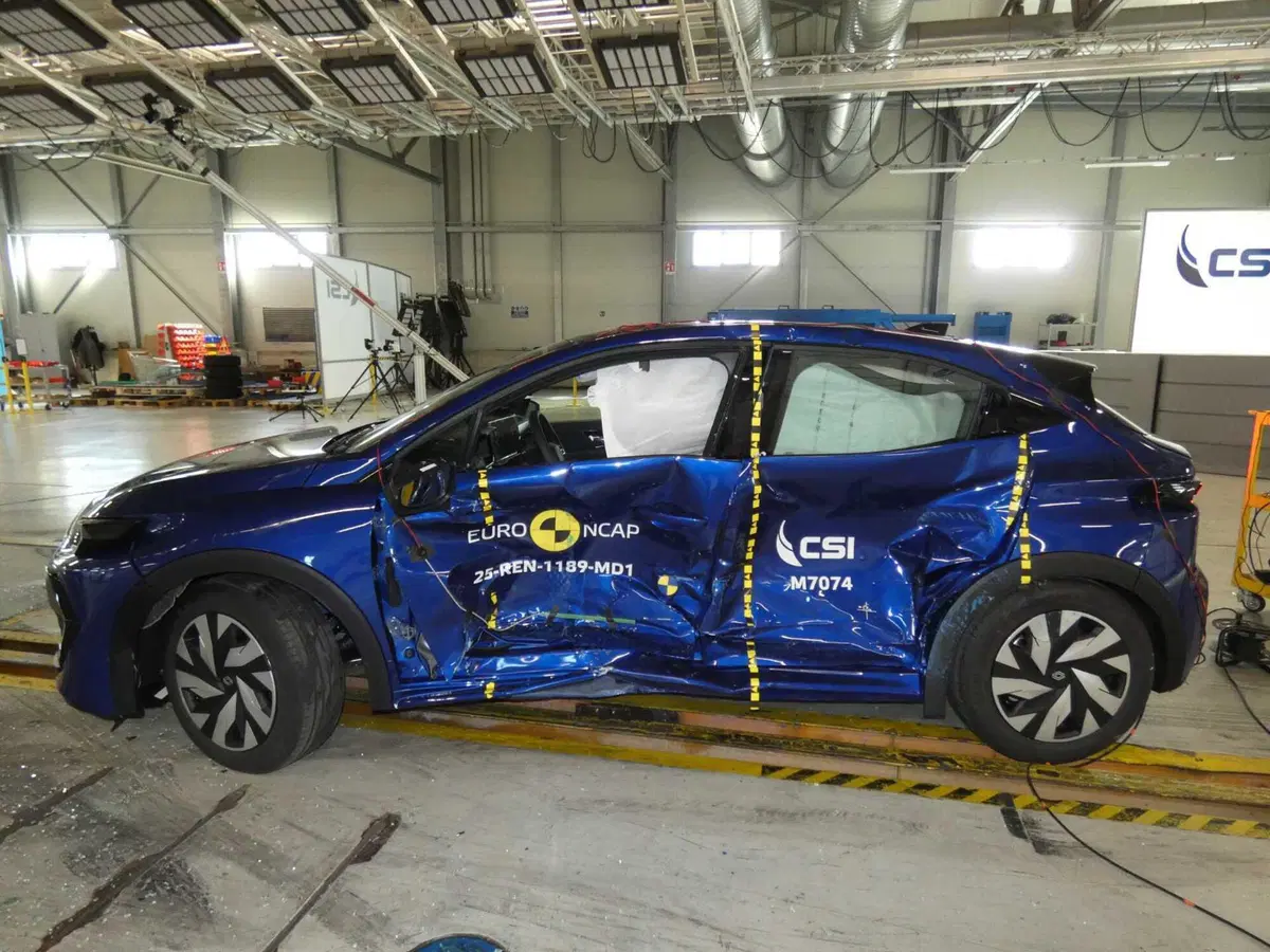 Euro NCAP 2025: Alpine A390 e Renault Clio si fermano a 4 stelle  (13)