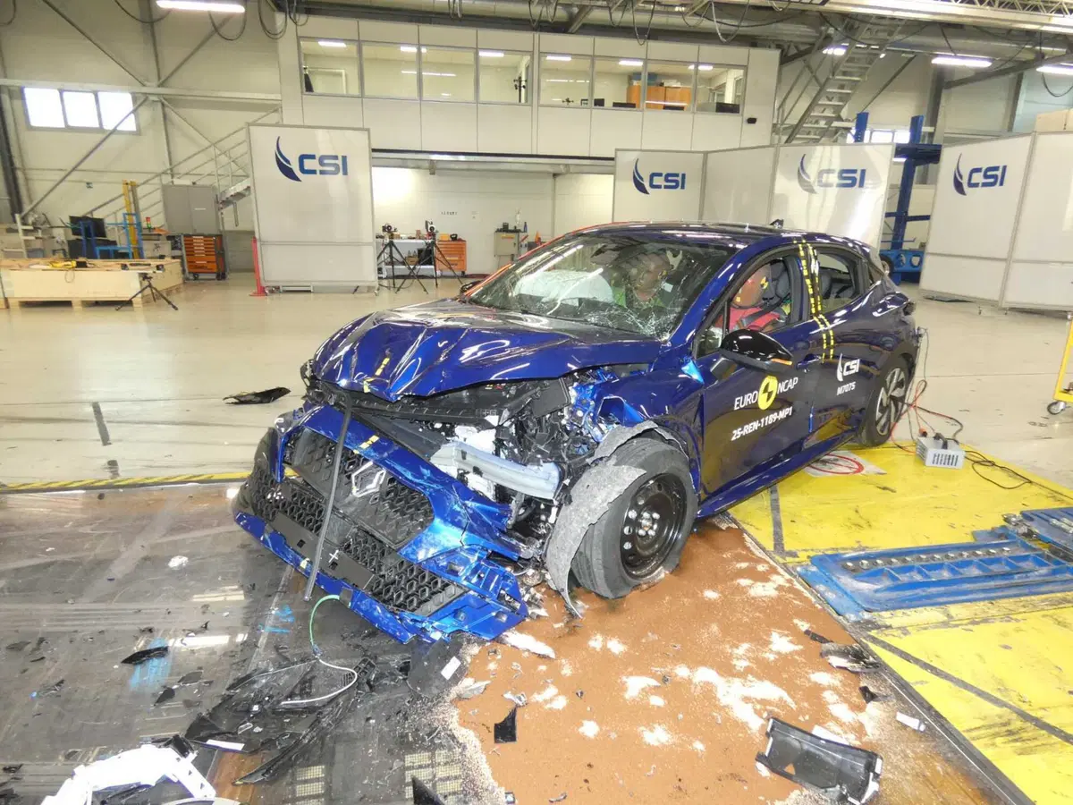 Euro NCAP 2025: Alpine A390 e Renault Clio si fermano a 4 stelle  (14)