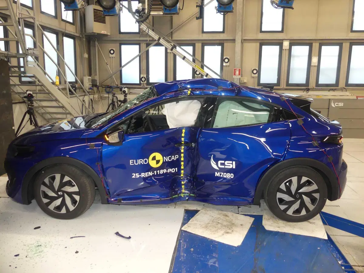Euro NCAP 2025: Alpine A390 e Renault Clio si fermano a 4 stelle  (15)