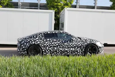 Mercedes-AMG GT elettrica 2026: potenza da hypercar, efficienza da compatta