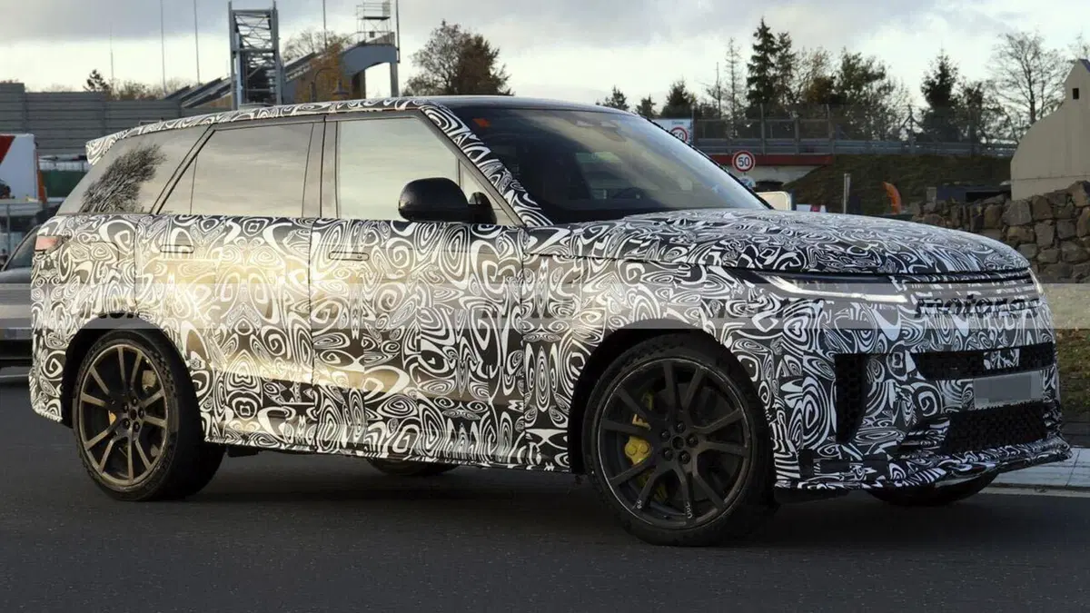 Range Rover Sport SV 2027: il V8 sopravvive ma con un prezzo… (9)