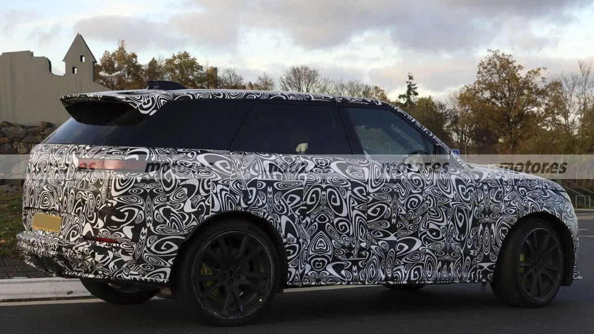 Range Rover Sport SV 2027: il V8 sopravvive ma con un prezzo… (13)