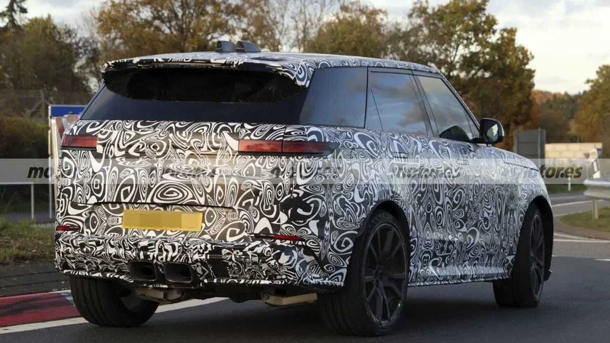 Range Rover Sport SV 2027: il V8 sopravvive ma con un prezzo… (15)