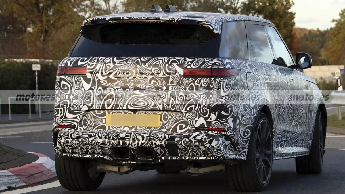 Range Rover Sport SV 2027: il V8 sopravvive ma con un prezzo… (16)