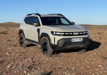 Dacia Duster, la 4x4 che ha tutto: ibrida, GPL, trazione integrale e cambio automatico [VIDEO]