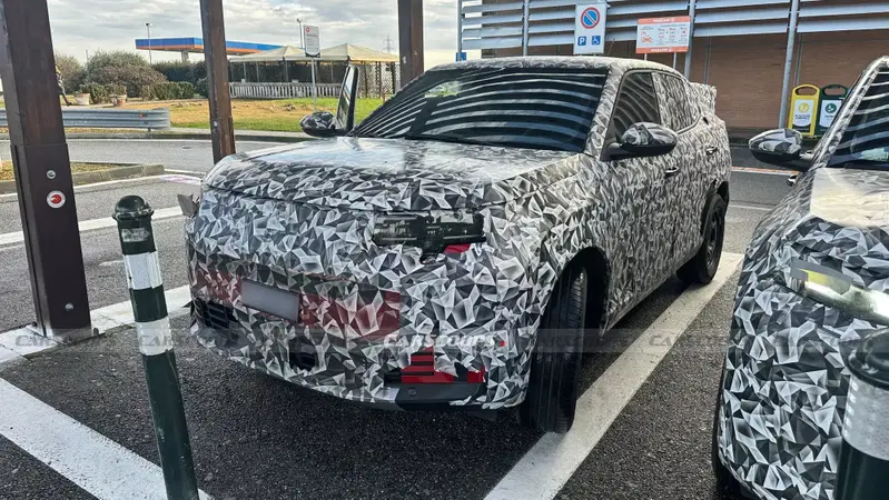 Nuova Fiat Fastback: nel 2026 cesser&agrave; la produzione della Fiat Tipo, sar&agrave; lei la sostituta? [Foto Spia]