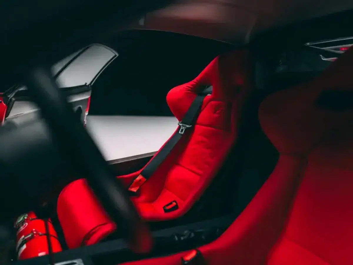 La Ferrari F40 di Alain Prost è stata venduta all’asta: ecco quanto vale oggi (18)