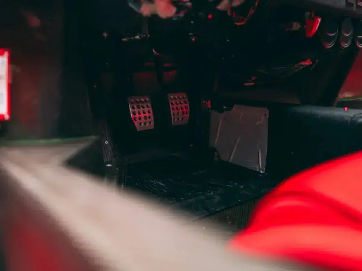 La Ferrari F40 di Alain Prost è stata venduta all’asta: ecco quanto vale oggi (19)