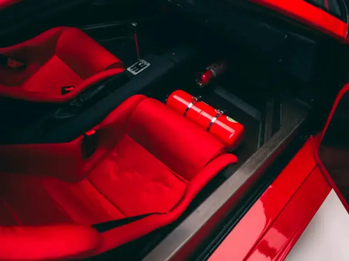 La Ferrari F40 di Alain Prost è stata venduta all’asta: ecco quanto vale oggi (23)