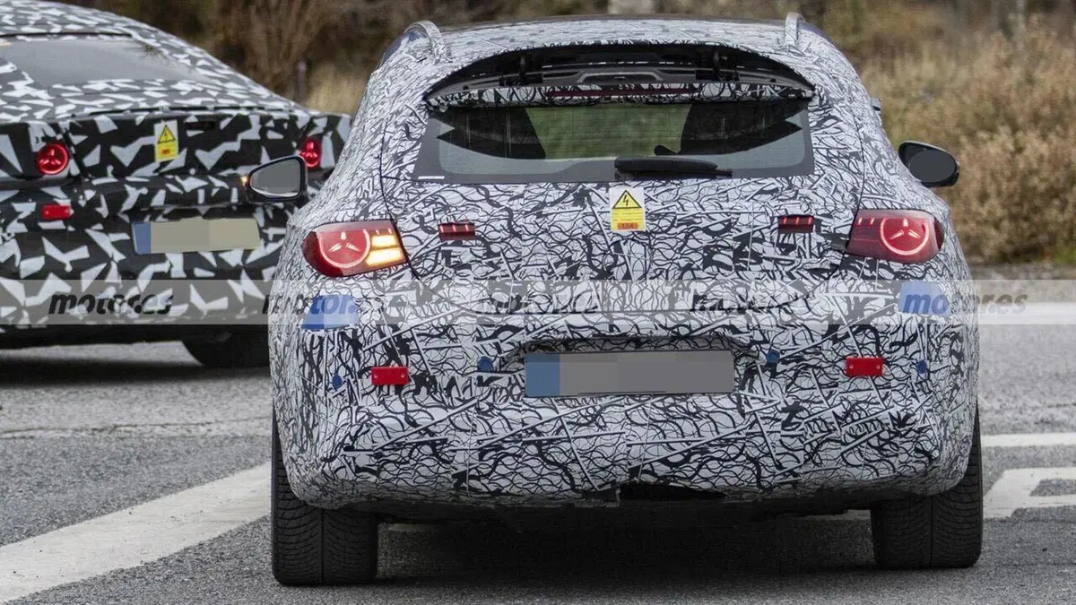 Mercedes-AMG CLA Shooting Brake 2027: i test invernali svelano la futura wagon sportiva di Stoccarda (4)