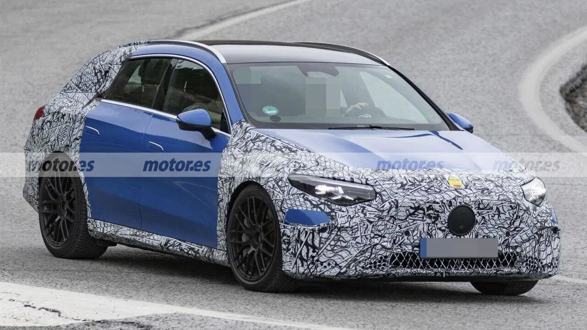 Mercedes-AMG CLA Shooting Brake 2027: i test invernali svelano la futura wagon sportiva di Stoccarda (8)