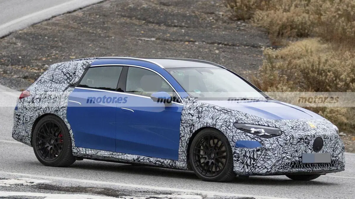 Mercedes-AMG CLA Shooting Brake 2027: i test invernali svelano la futura wagon sportiva di Stoccarda (9)