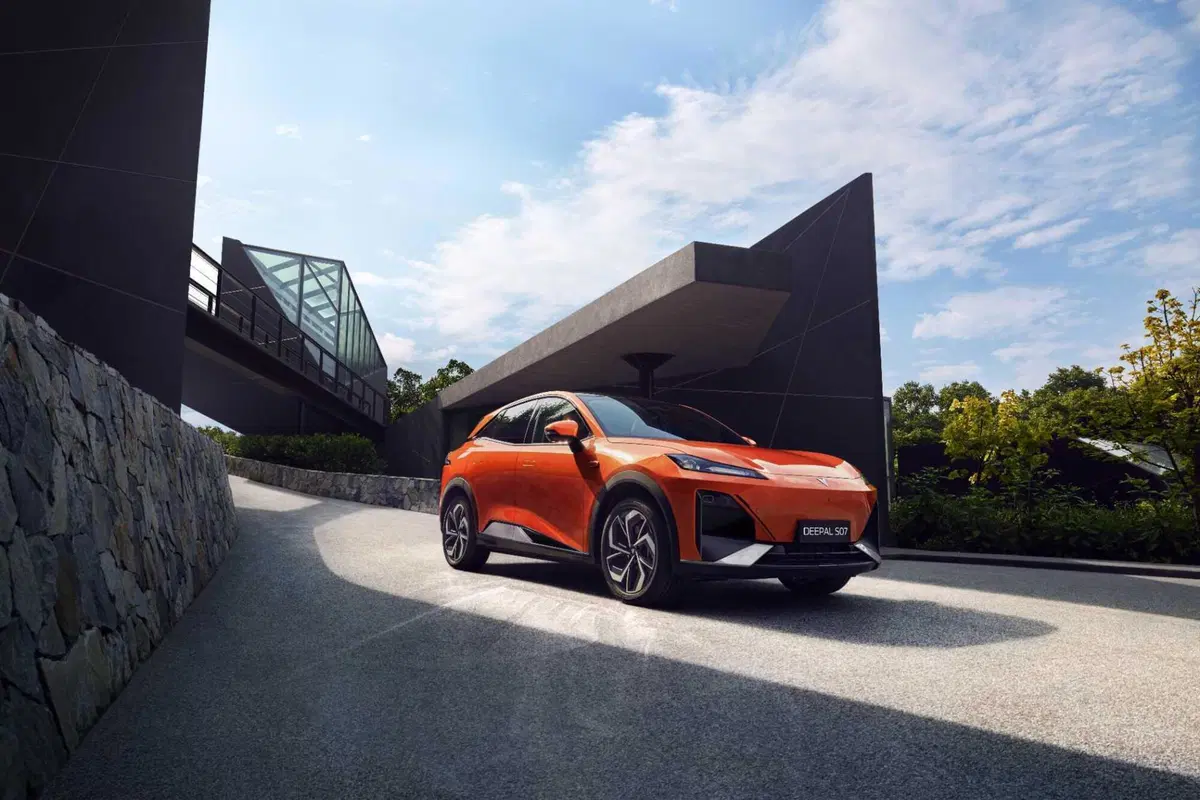 Changan accelera in Europa: investimenti, design italiano e due SUV elettrici pronti per l’Italia (11)