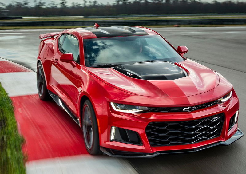 Chevrolet Camaro ZL1, svelate le prestazioni. Sono da urlo