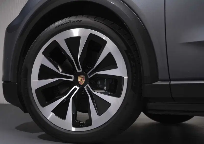 Porsche Cayenne (2025-->>) (15)