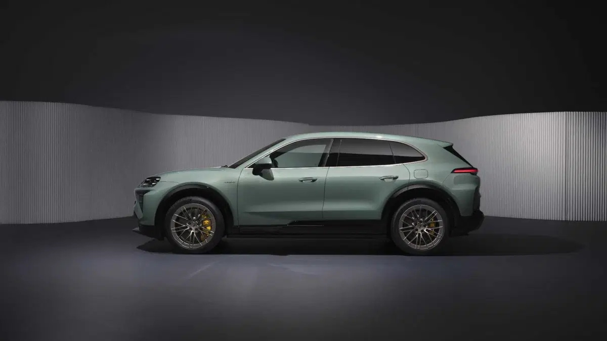 Porsche Cayenne turbo electric (2)