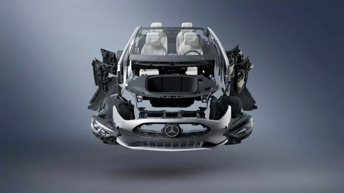 Mercedes-Benz Tomorrow XX: ecco come la Stella reinventa l'auto del futuro partendo dai rifiuti (2)
