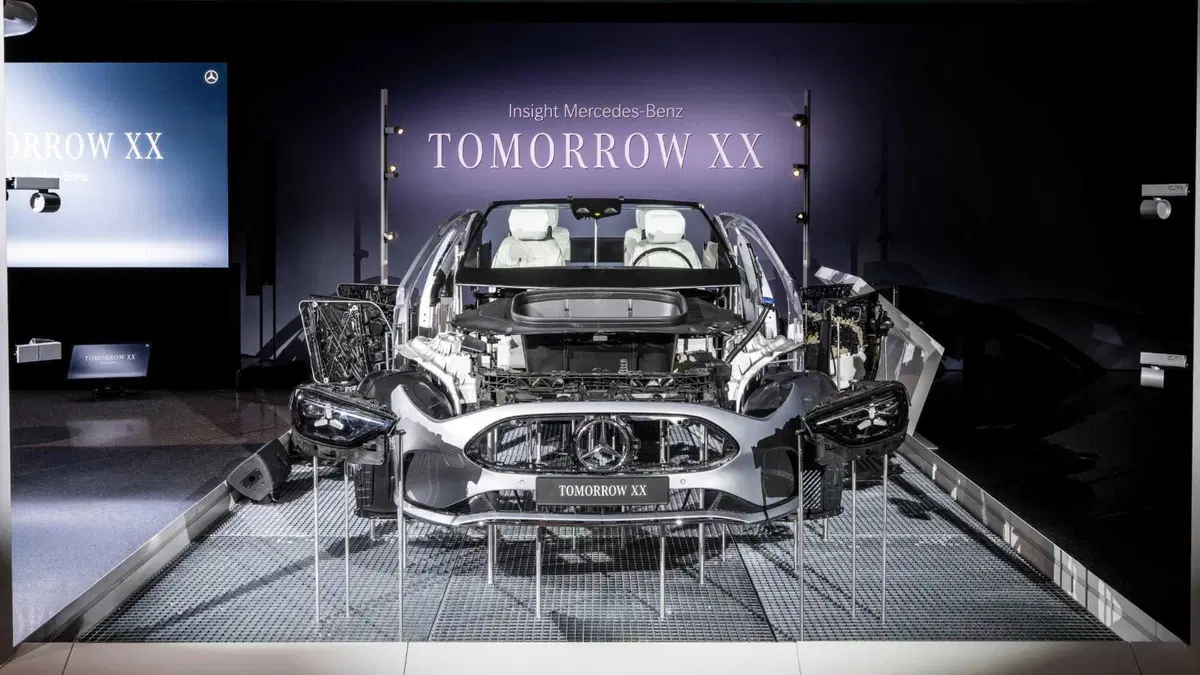 Mercedes-Benz Tomorrow XX: ecco come la Stella reinventa l'auto del futuro partendo dai rifiuti (11)