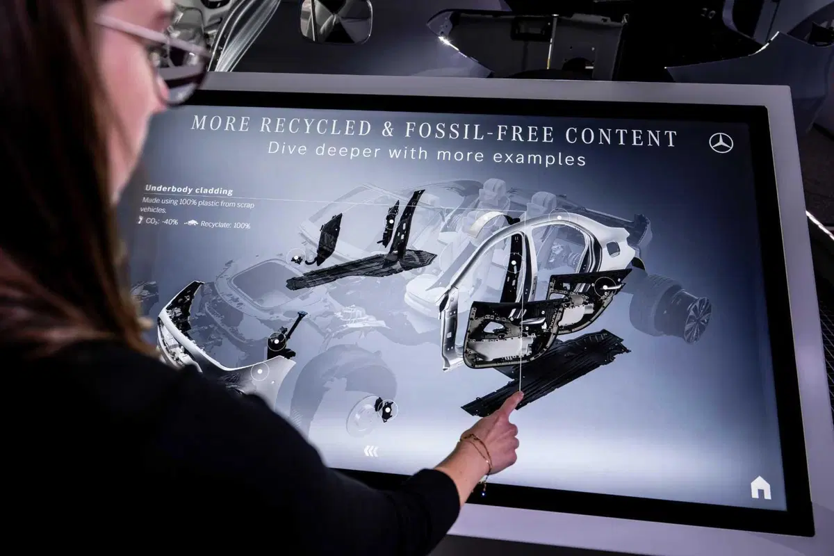Mercedes-Benz Tomorrow XX: ecco come la Stella reinventa l'auto del futuro partendo dai rifiuti (18)
