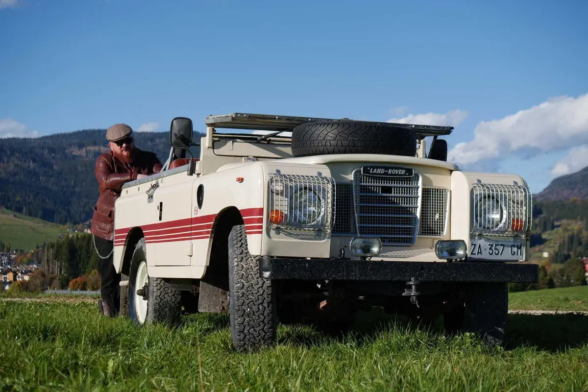 Land Rover 88: il fuoristrada storico che domina ancora ogni terreno (4)