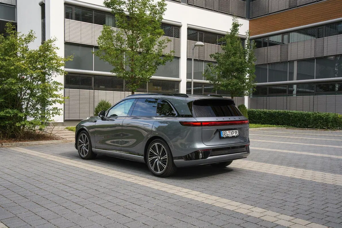 Xpeng G9 (25)