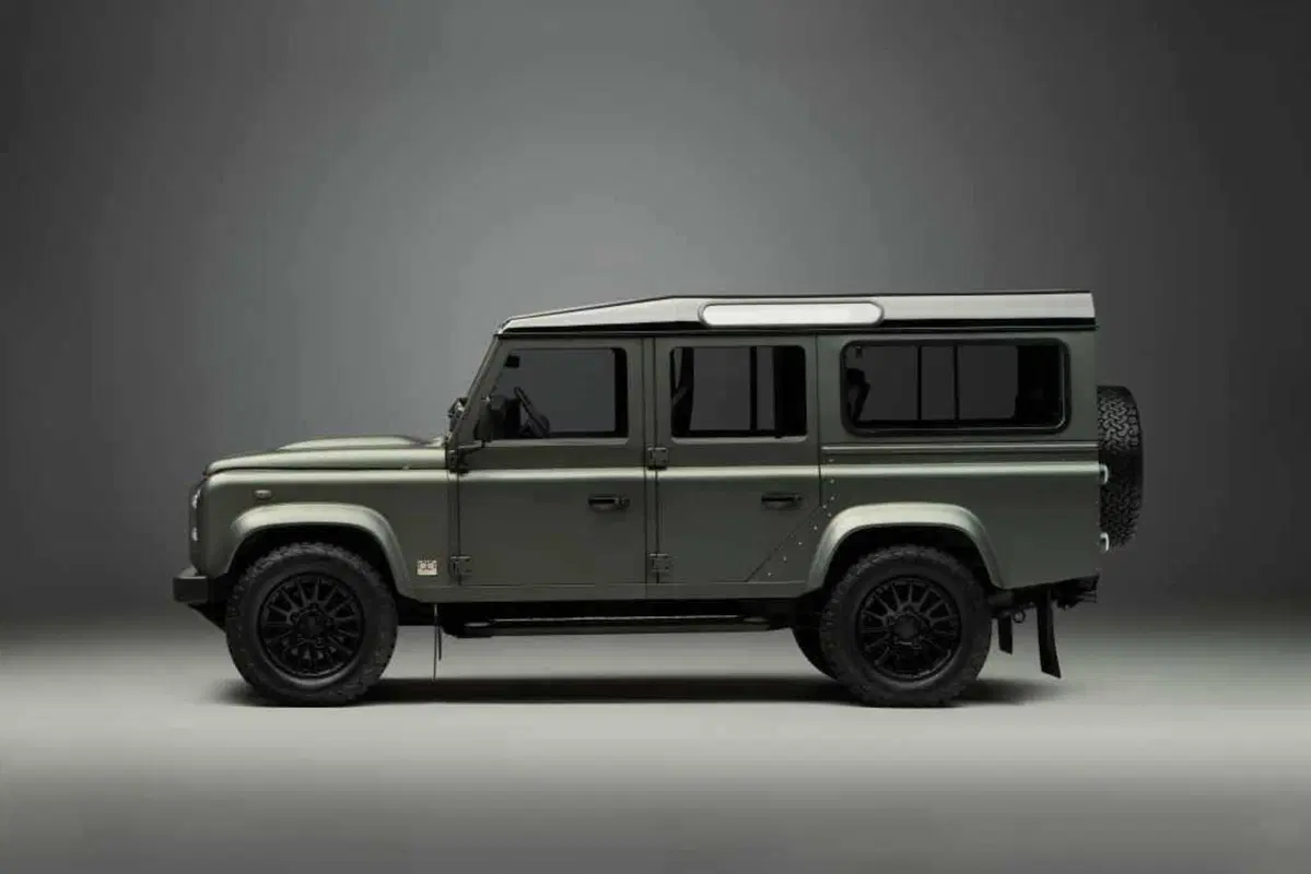 Land Rover Classic Defender V8: un ritorno al futuro che profuma di nostalgia (2)