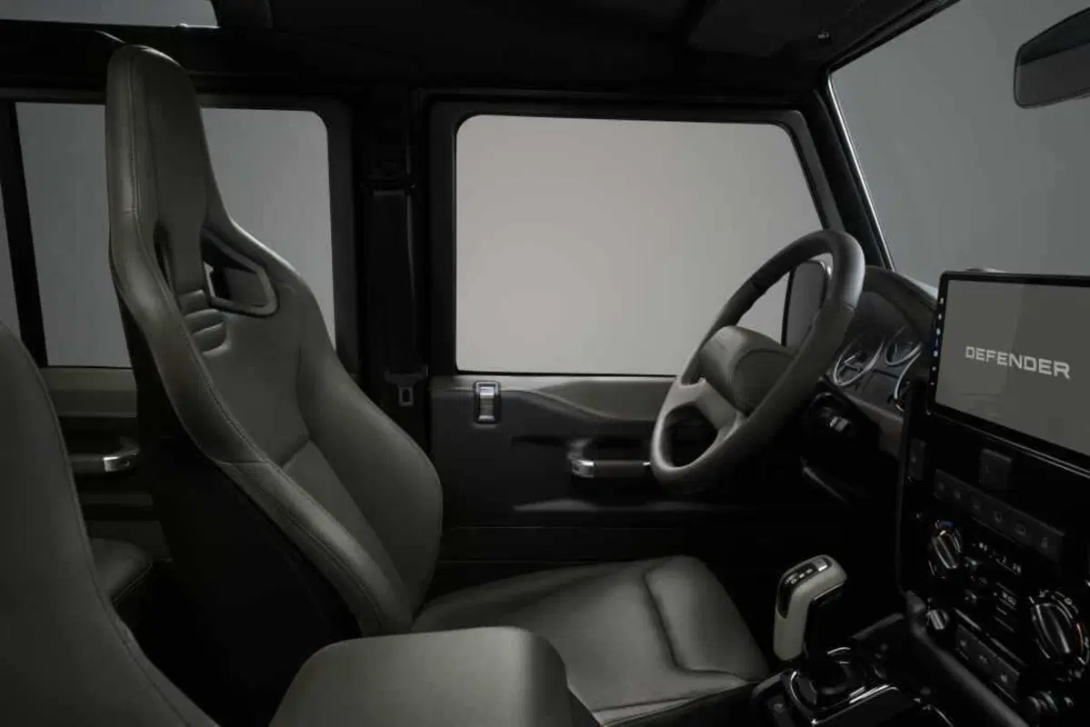 Land Rover Classic Defender V8: un ritorno al futuro che profuma di nostalgia (4)