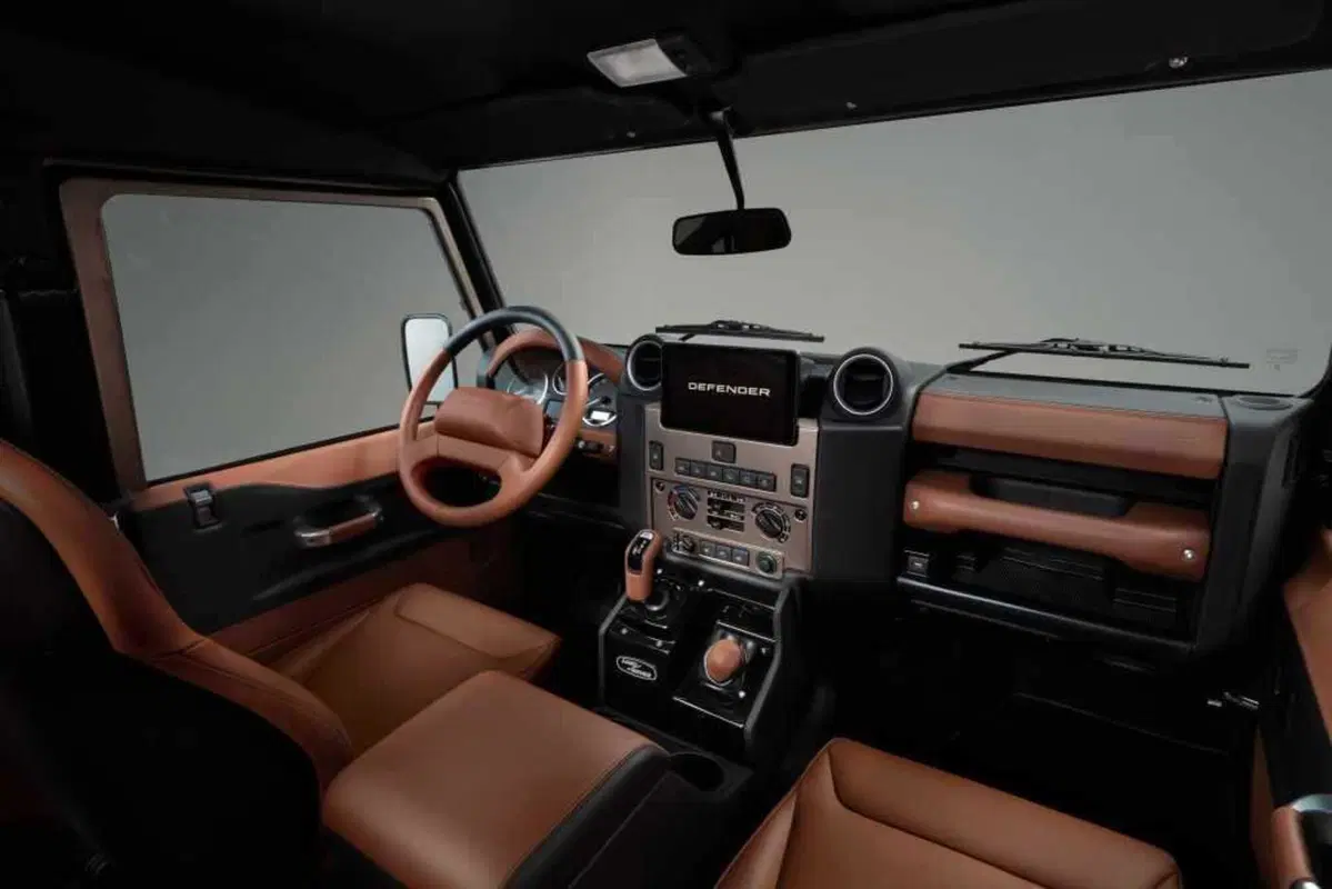 Land Rover Classic Defender V8: un ritorno al futuro che profuma di nostalgia (10)
