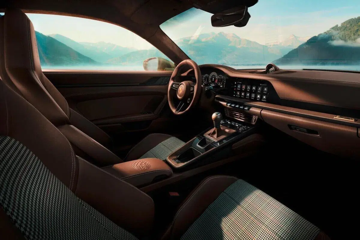 Porsche 911 GT3 90 F. A. Porsche: la serie limitata da oltre 360.000 euro (8)