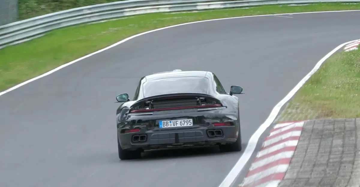 Porsche 911 Turbo Touring: 701 CV per chi odia mettersi in mostra (5)