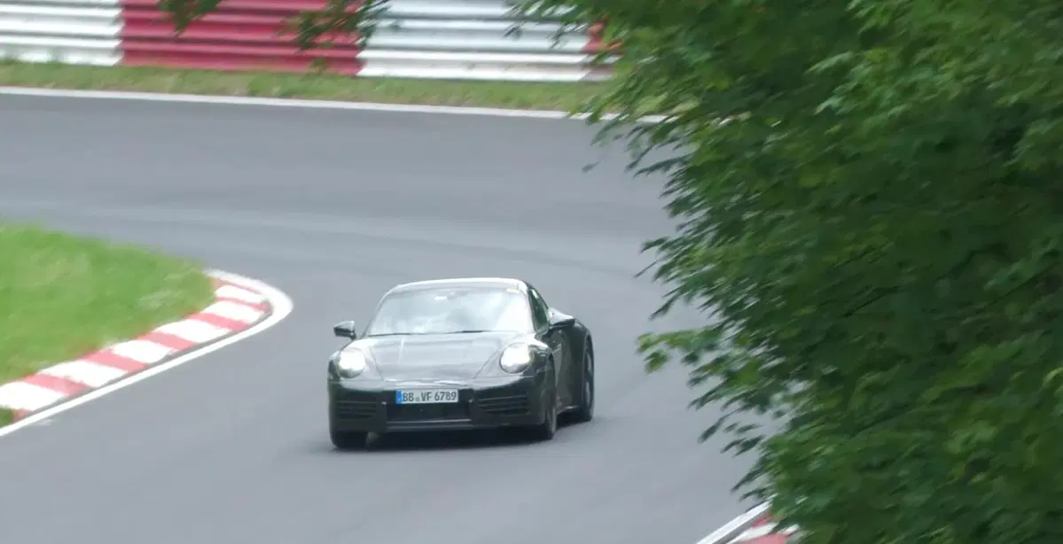 Porsche 911 Turbo Touring: 701 CV per chi odia mettersi in mostra (7)