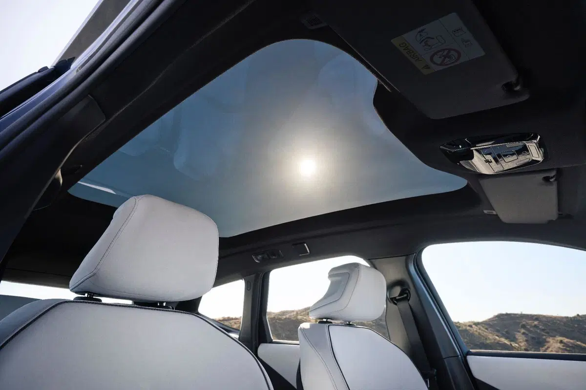 Interni della nuova BMW iX3 2026 (11)