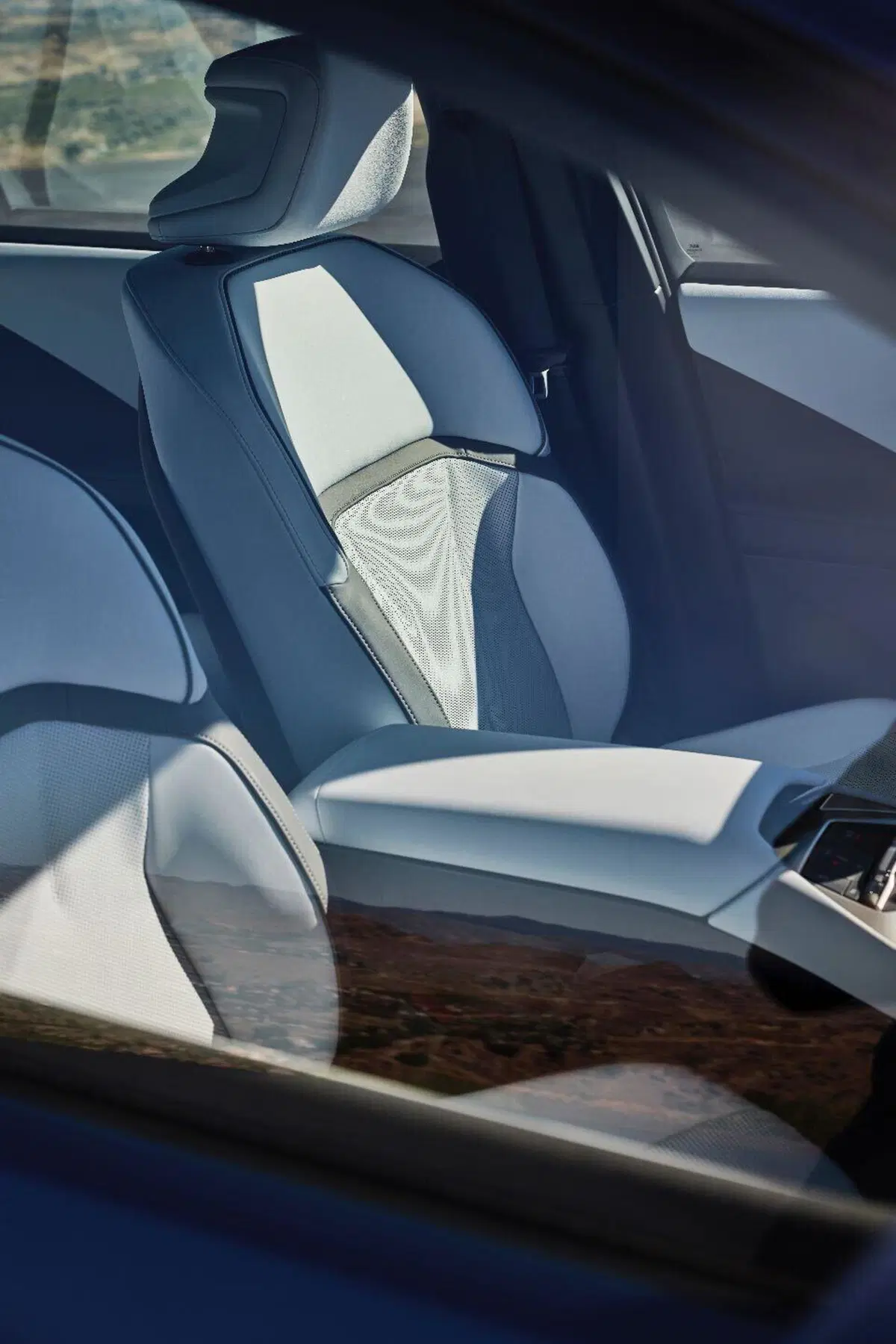Interni della nuova BMW iX3 2026 (13)