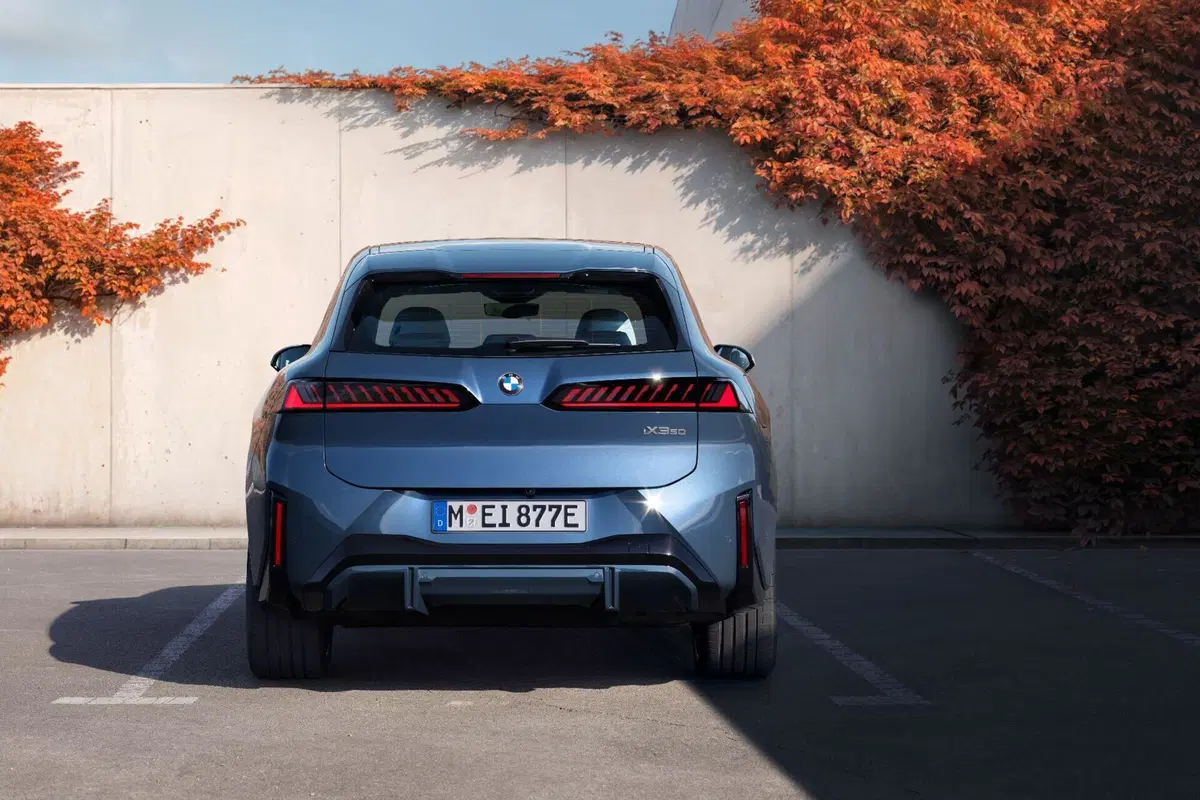 BMW iX3 2026: prova, pregi e difetti della nuova SUV elettrica Neue Klasse da 69.900 euro (5)