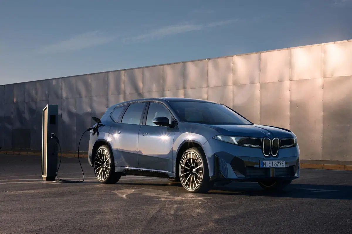 BMW iX3 2026: prova, pregi e difetti della nuova SUV elettrica Neue Klasse da 69.900 euro (8)