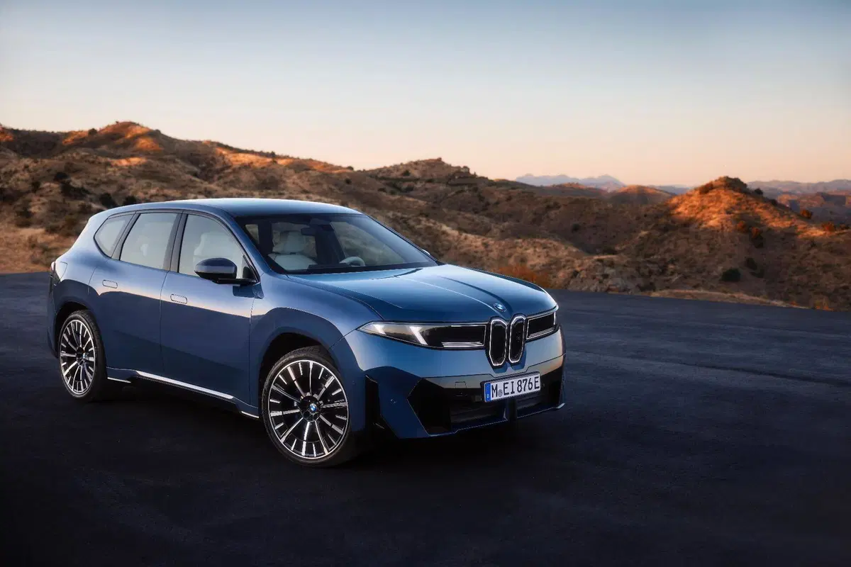 BMW iX3 2026: prova, pregi e difetti della nuova SUV elettrica Neue Klasse da 69.900 euro (9)
