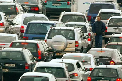 Esodo di Natale, al via il grande traffico: 3,5 milioni di veicoli in pi&ugrave; sulle strade 