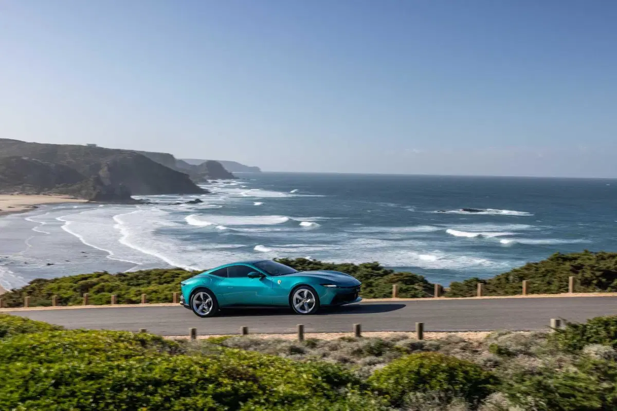 Ferrari Amalfi: 640 CV e design raffinato per la nuova GT che sostituisce la Roma (2)