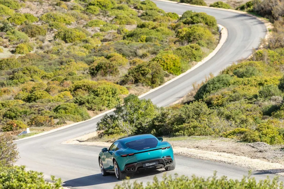 Ferrari Amalfi: 640 CV e design raffinato per la nuova GT che sostituisce la Roma (5)