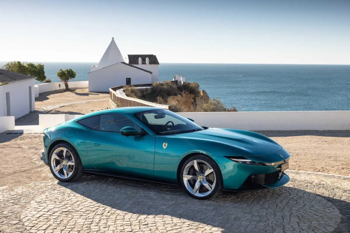 Ferrari Amalfi: 640 CV e design raffinato per la nuova GT che sostituisce la Roma (17)