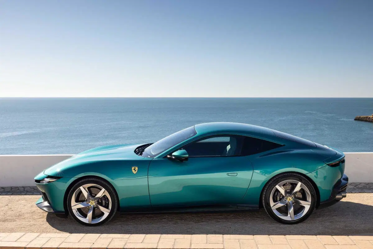 Ferrari Amalfi: 640 CV e design raffinato per la nuova GT che sostituisce la Roma (18)