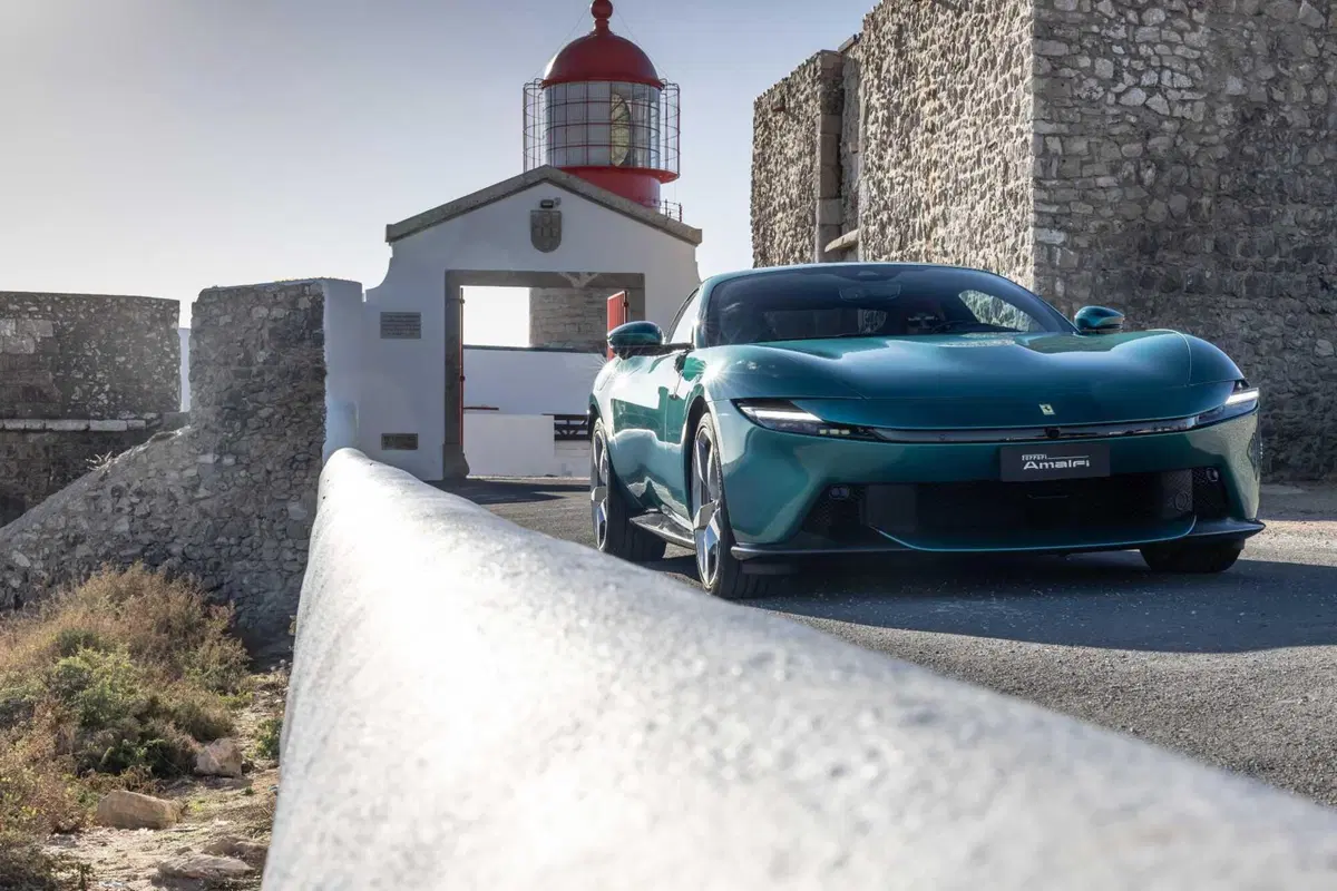 Ferrari Amalfi: 640 CV e design raffinato per la nuova GT che sostituisce la Roma (19)