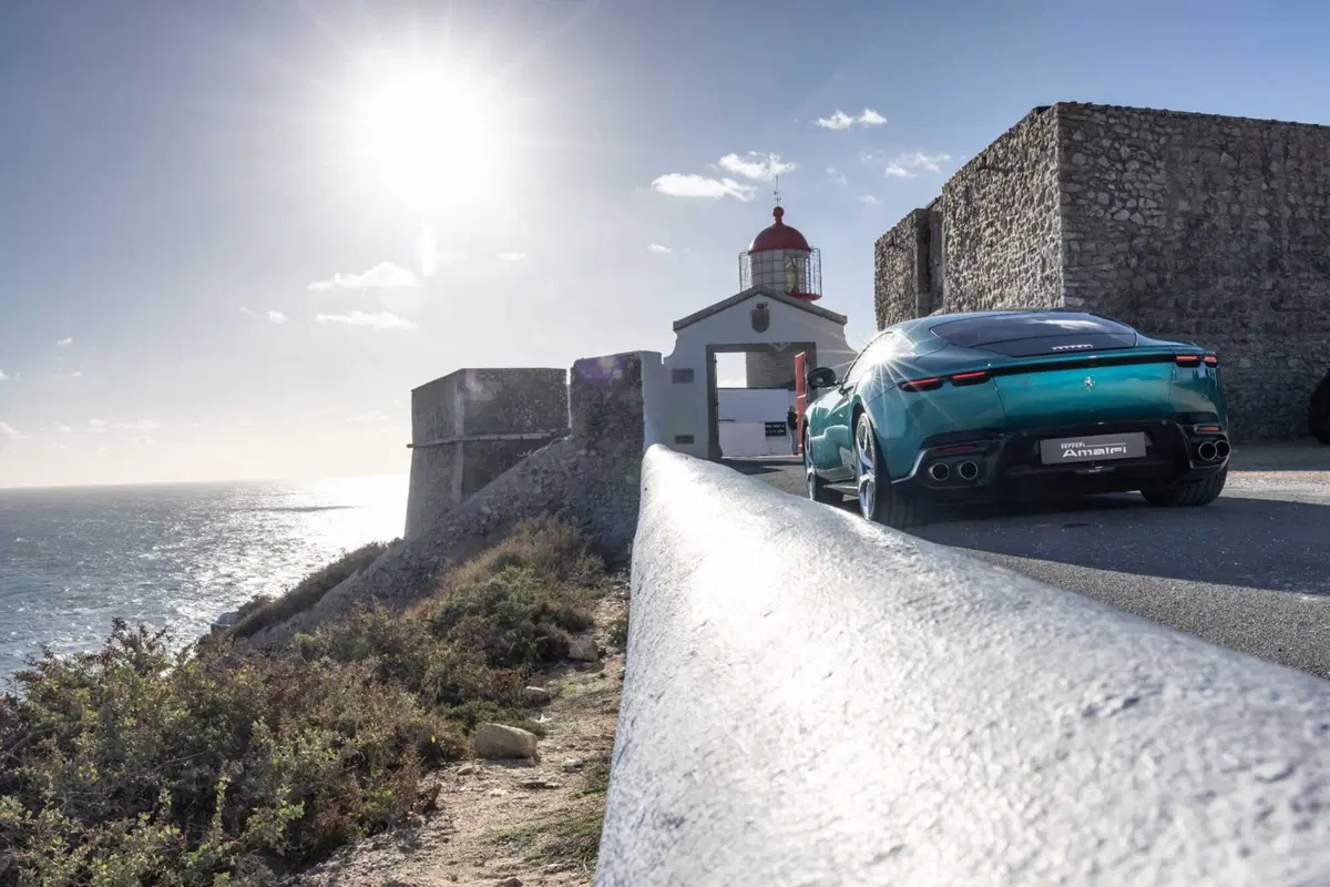 Ferrari Amalfi: 640 CV e design raffinato per la nuova GT che sostituisce la Roma (20)