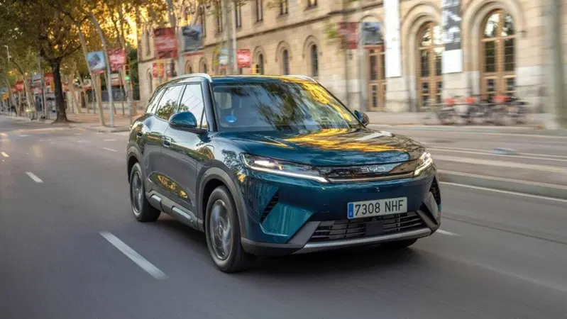 BYD ATTO 2 DM-i: l'ibrida da 1.000 km di autonomia, ma con il vantaggio di essere un Suv compatto