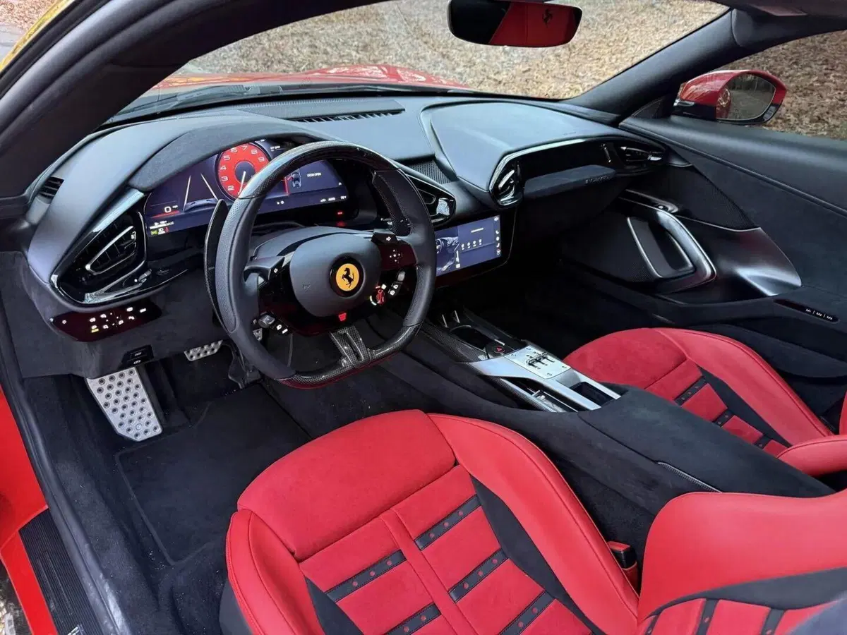 Compra una Ferrari 12Cilindri, investe un pedone dopo 820 km e la rimette in vendita (7)