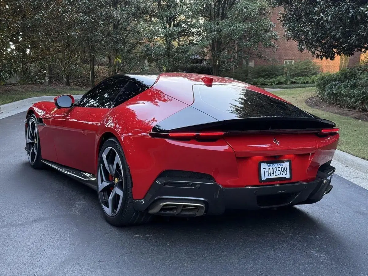 Compra una Ferrari 12Cilindri, investe un pedone dopo 820 km e la rimette in vendita (8)