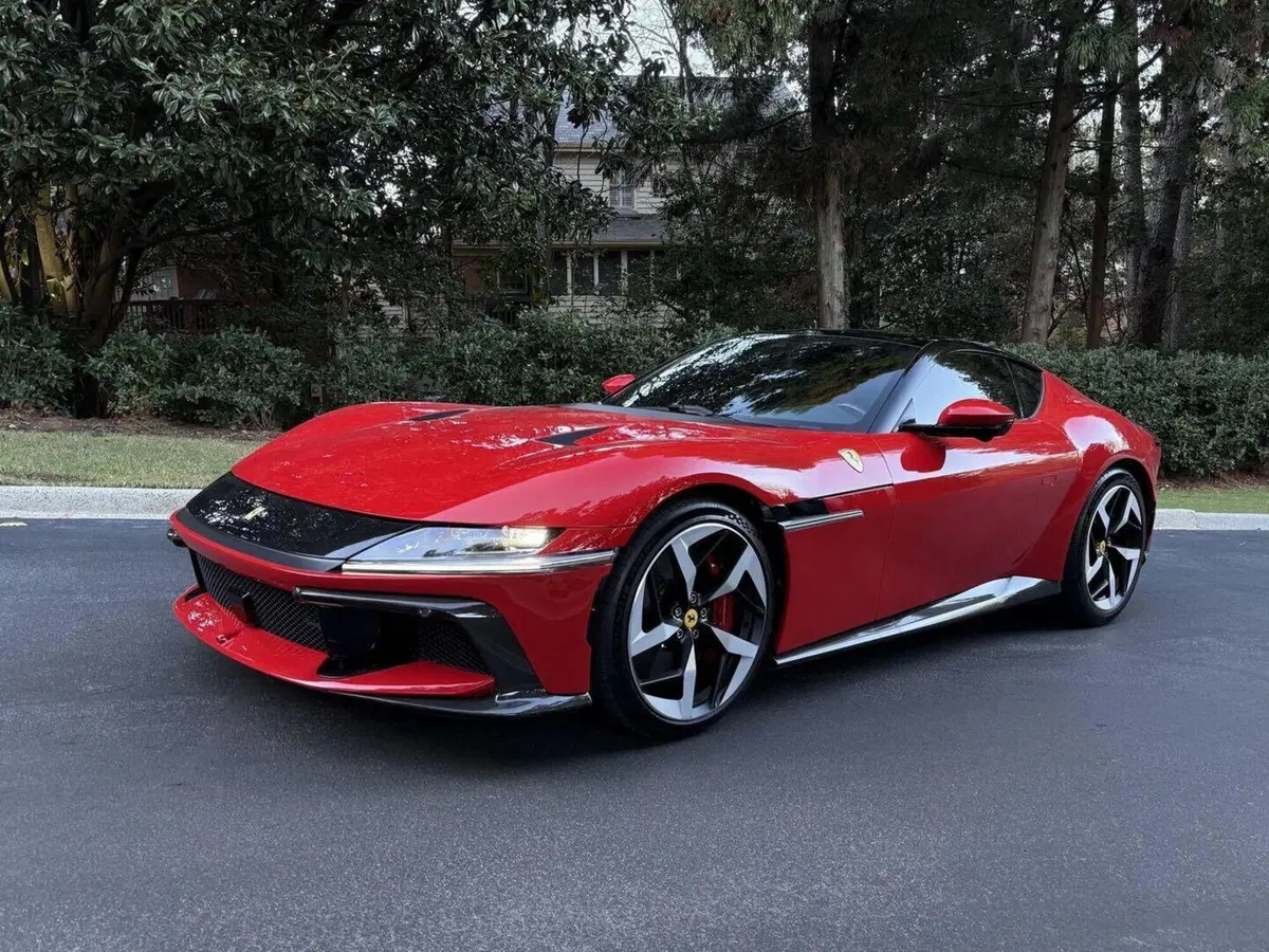 Compra una Ferrari 12Cilindri, investe un pedone dopo 820 km e la rimette in vendita (10)