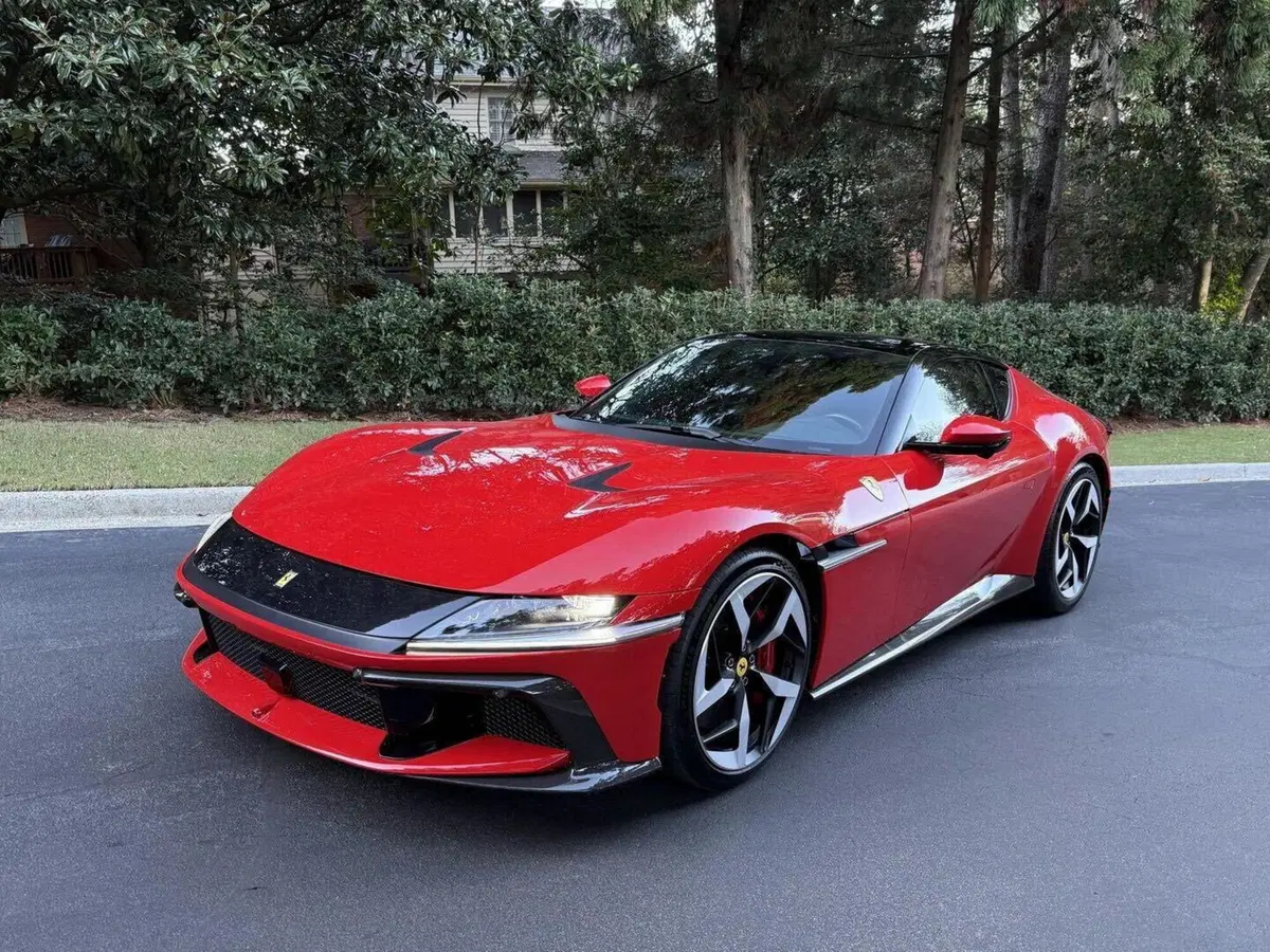 Compra una Ferrari 12Cilindri, investe un pedone dopo 820 km e la rimette in vendita (11)